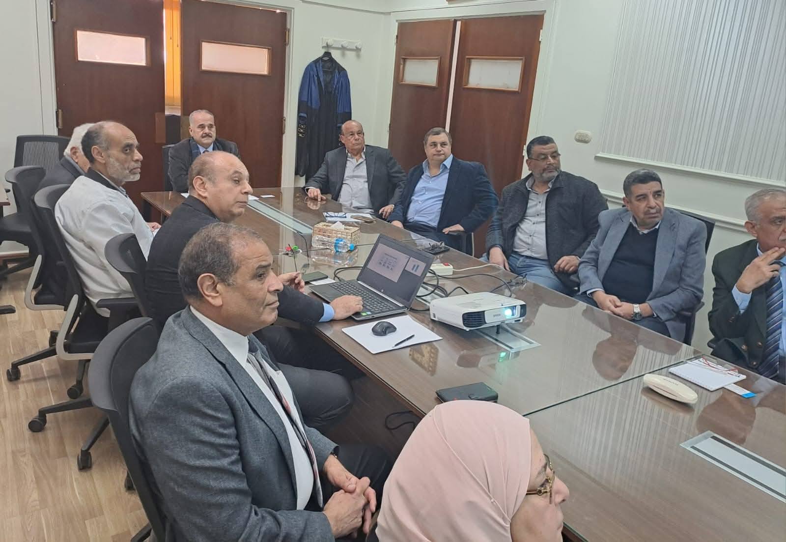 زيارة وفد الغرفة برئاسة المهندس / سمير البيلي الى معهد الدراسات العليا والبحوث بجامعة الاسكندرية